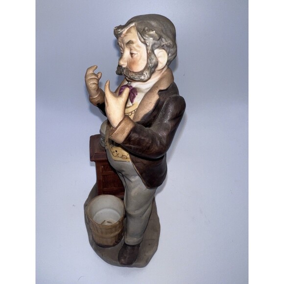 RARE The Tycoon by Pucci - Stock Broker Porcelain Figurine 8.6" tall - Picture 4 of 8